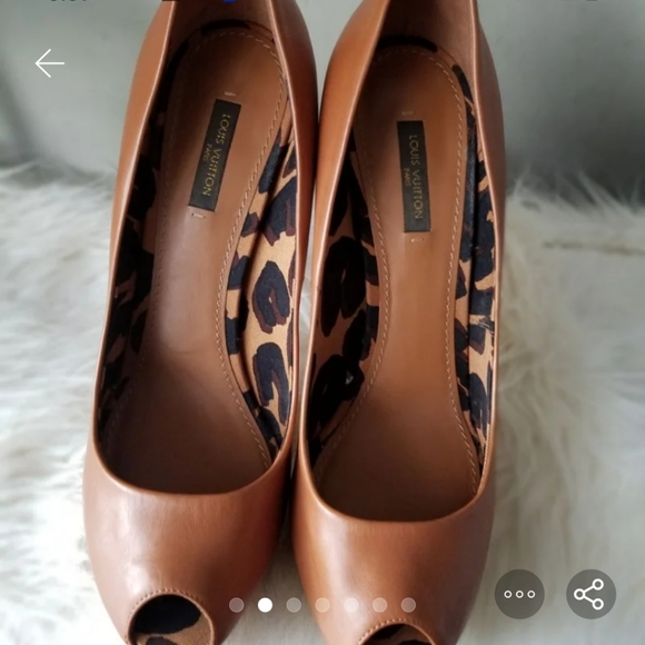 Louis Vuitton Tan Heels - Picture 5 of 5